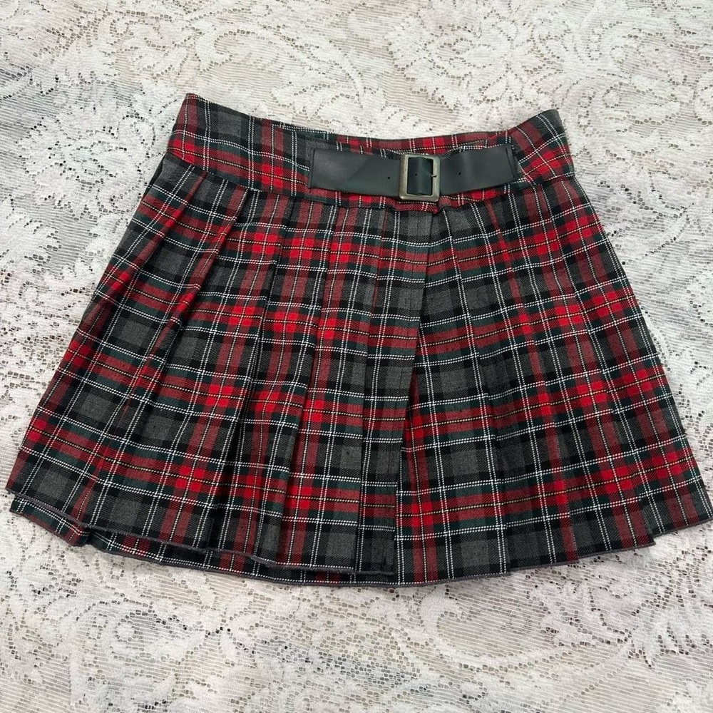 2000s Red and Black Plaid Pleated Mini Skirt